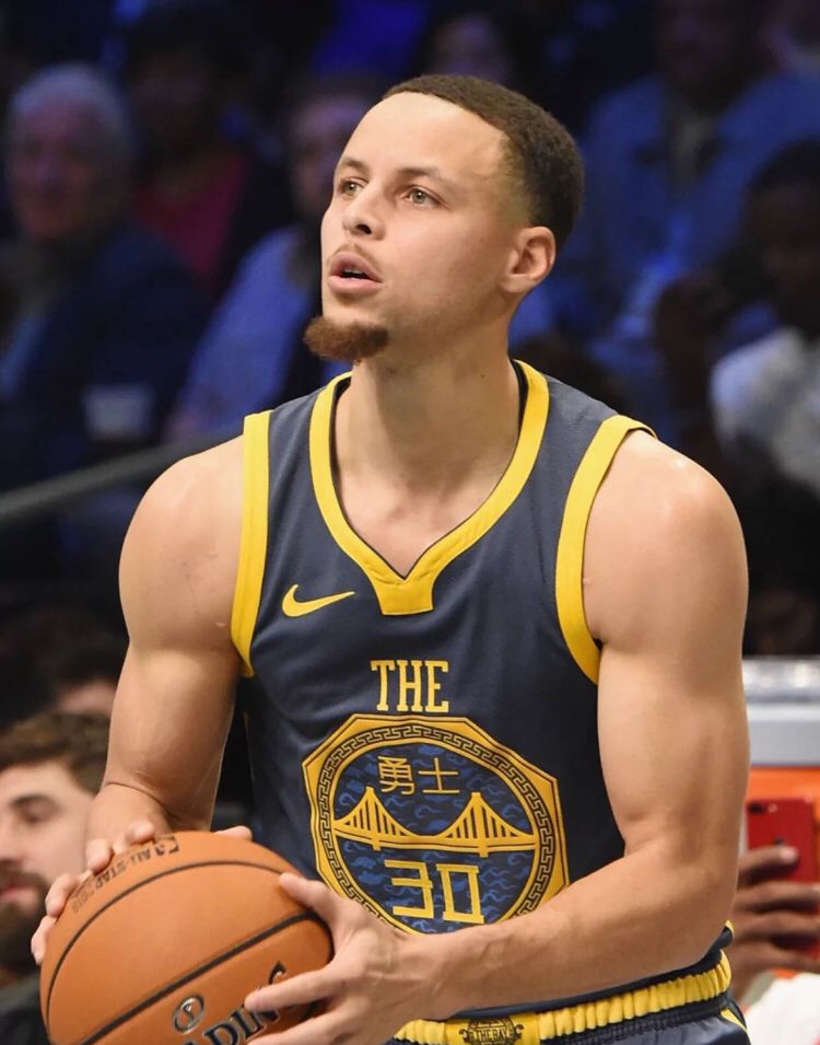 在赛场上展 在赛场上展